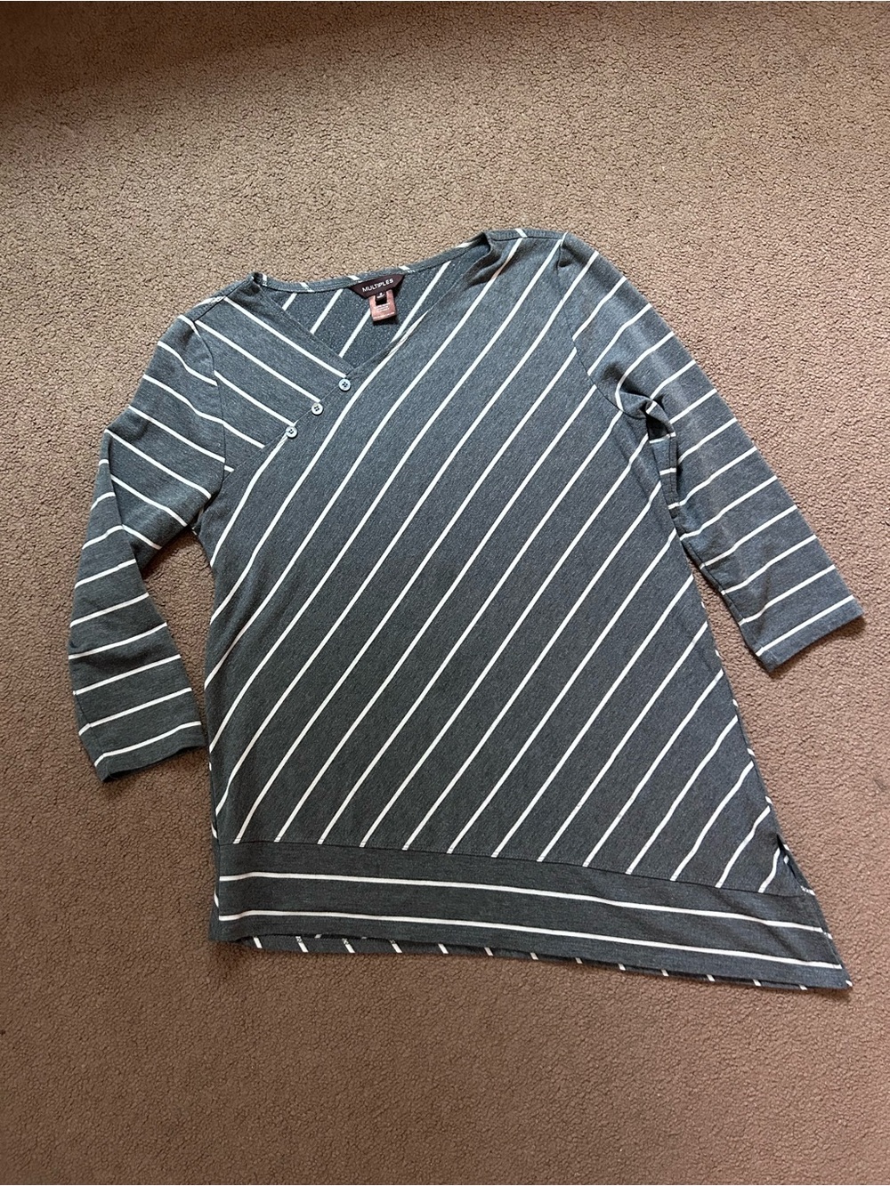 Women’s Multiples Top Sz Small Gray&White Stripe 3/4 Sleeve Asymmetrical Hem